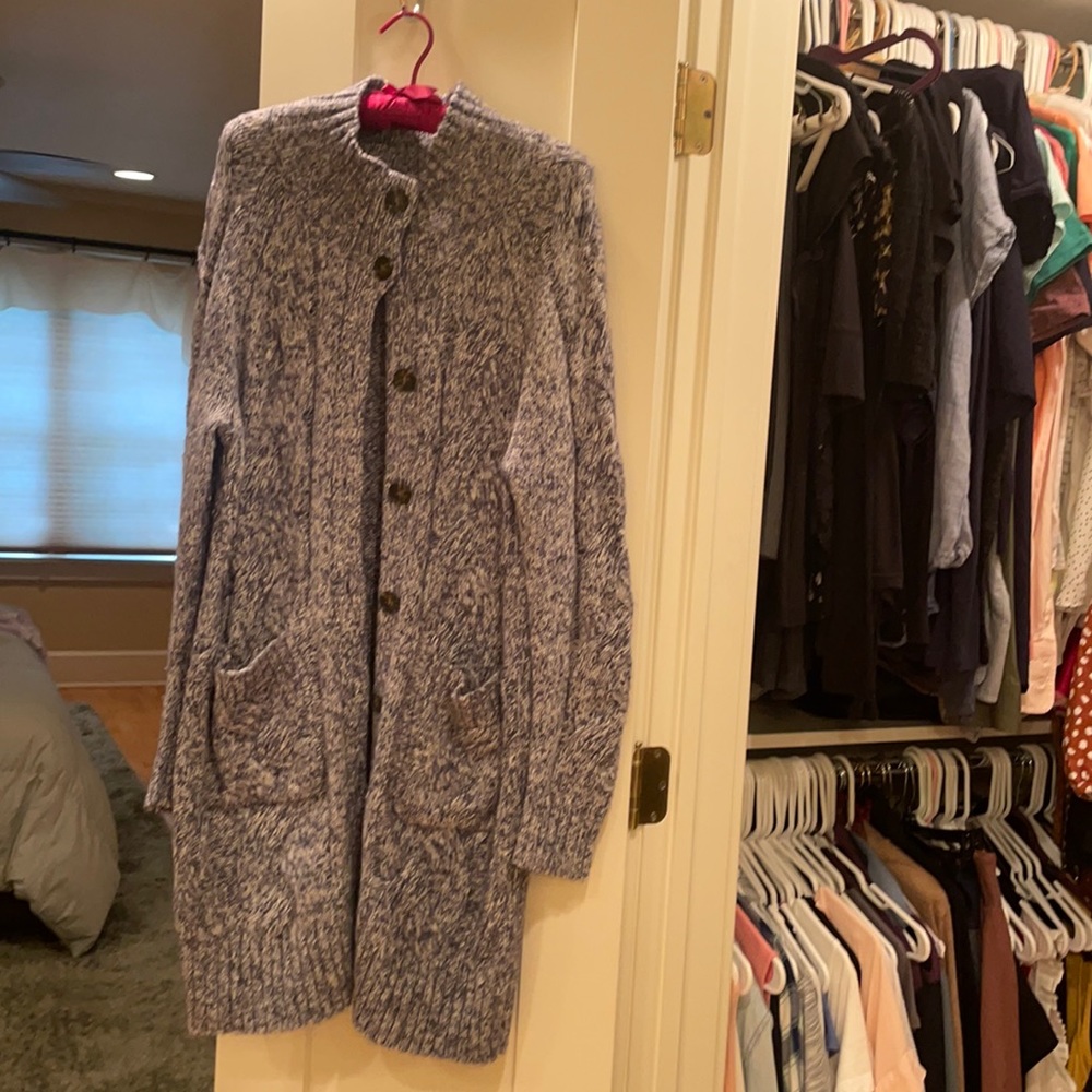 Long sweater with open front and buttons